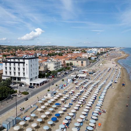 Hotel Florence Маротта Экстерьер фото