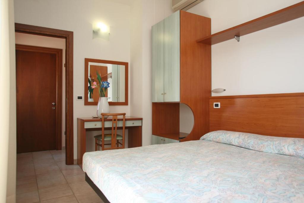 Hotel Florence Маротта Экстерьер фото