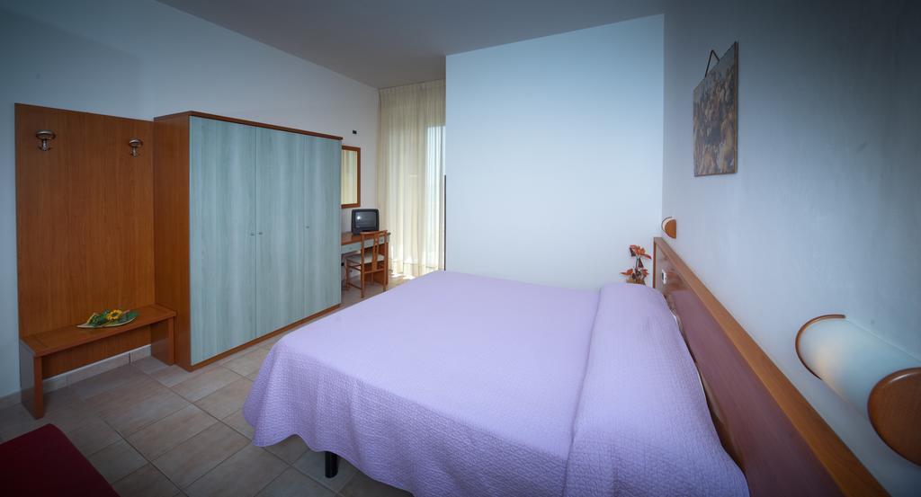 Hotel Florence Маротта Экстерьер фото