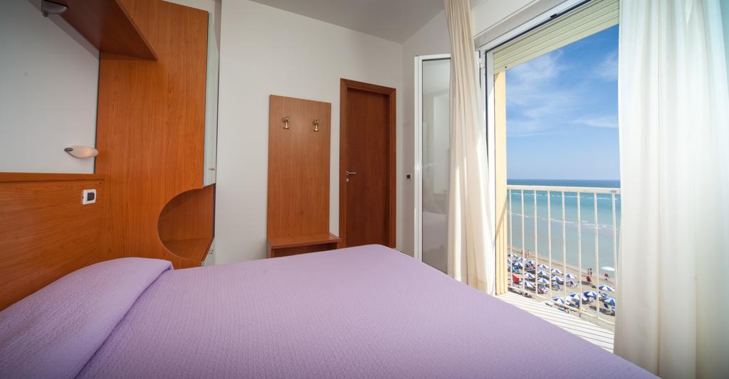 Hotel Florence Маротта Экстерьер фото