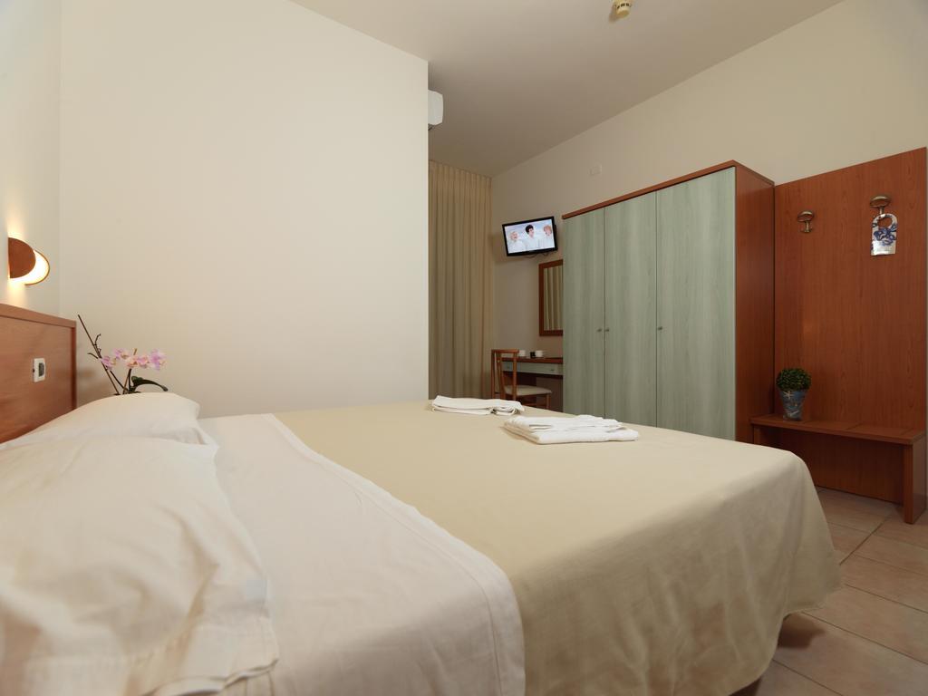 Hotel Florence Маротта Экстерьер фото