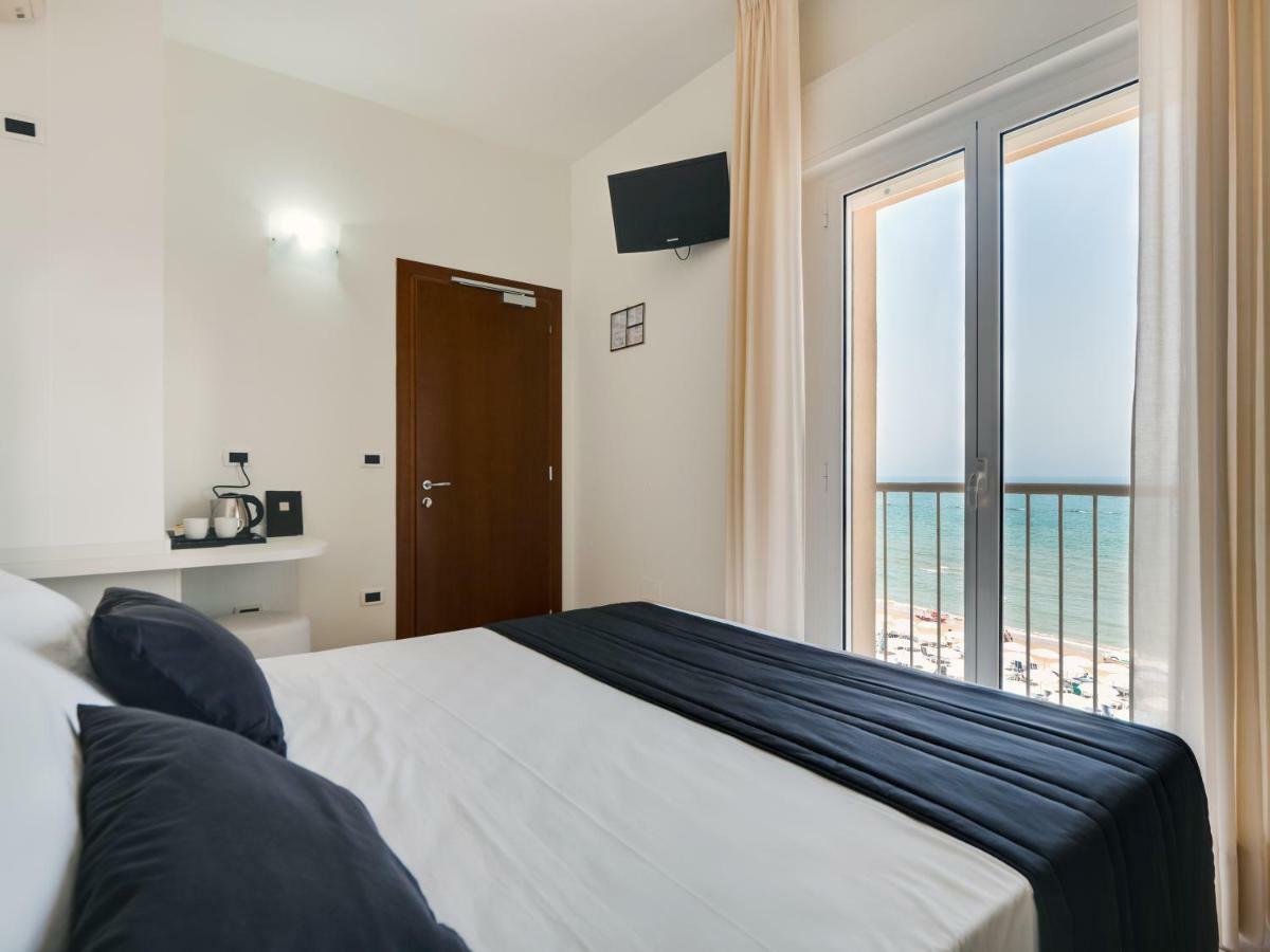Hotel Florence Маротта Экстерьер фото