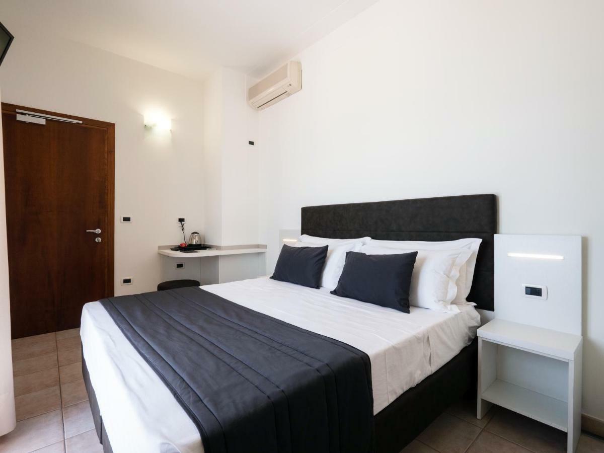 Hotel Florence Маротта Экстерьер фото